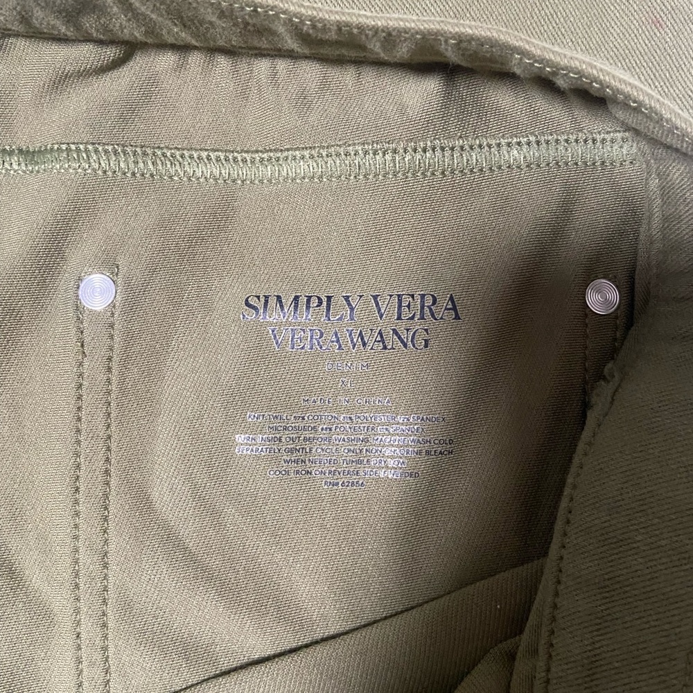 Pants - Picture 3 of 4